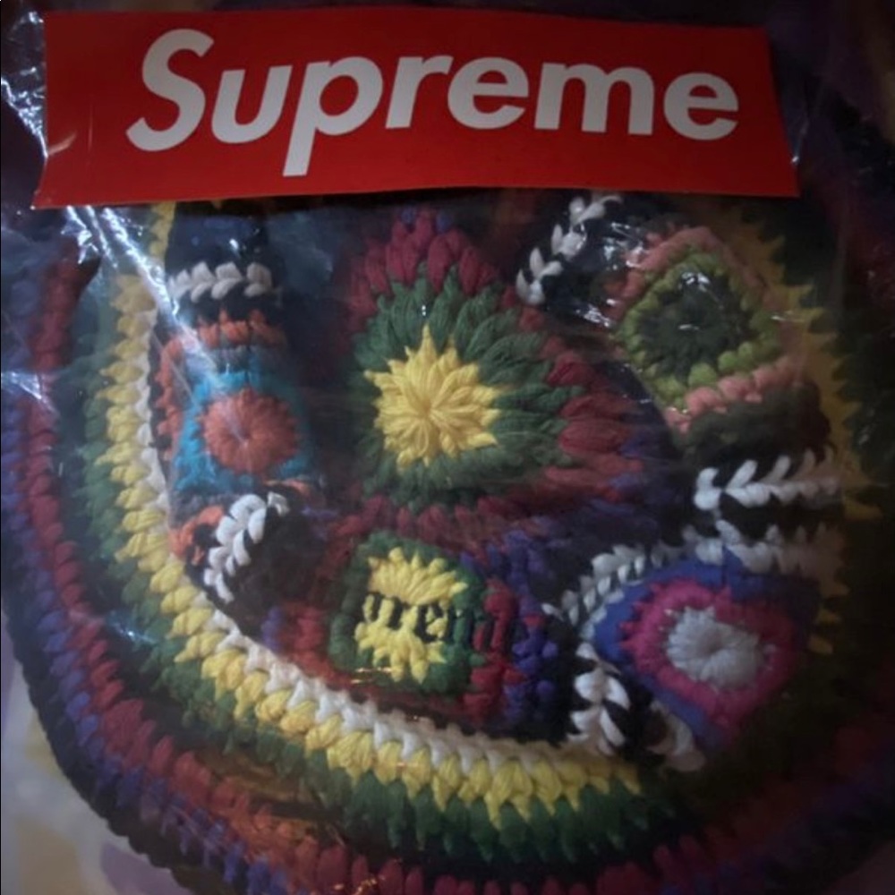 Supreme bucket hat
